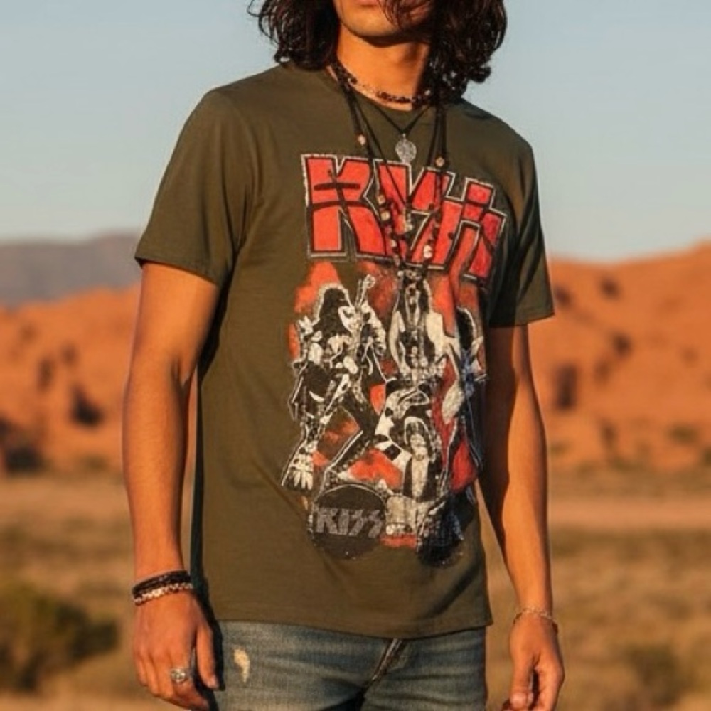 Epic Rights Olive Green KISS Army Graphic Rock T-shirt Men’s Small